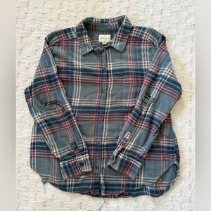 American Eagle Outfitters Distressed Flannel, size L, blue & pink
